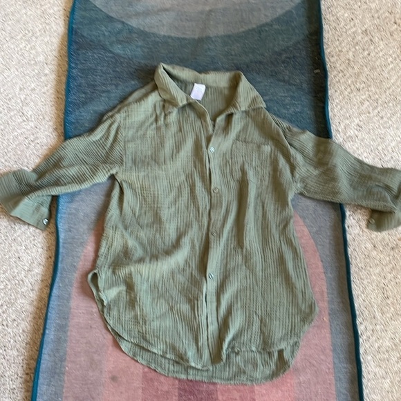 Kona Sol Green Gauzy Button-Up Beach Shirt - Picture 5 of 9